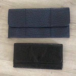 Black and blue clutch set